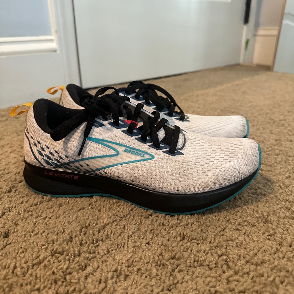 Women’s Brooks Levitate 5 Running Shoes